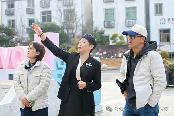 俞敏洪在越剧博物馆直播，引2万网友“入坑”越剧